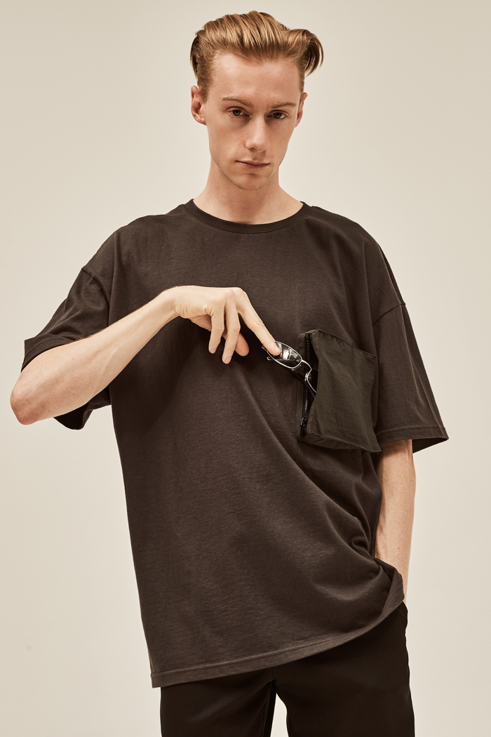 charcoal pocket docking t-shirts